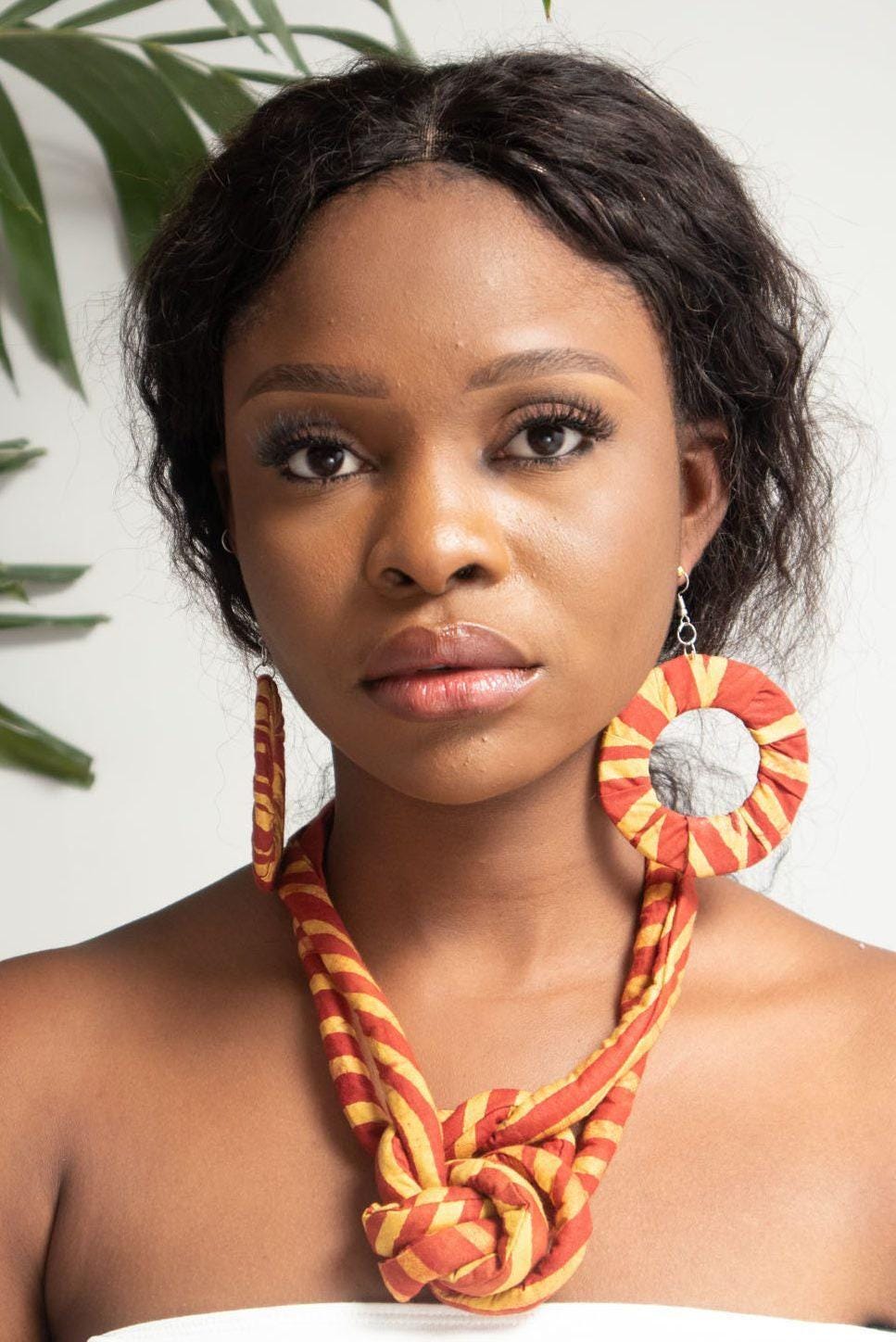 OBIOMA Batik Twist Headband detail — handcrafted in Nigeria by Naborhi